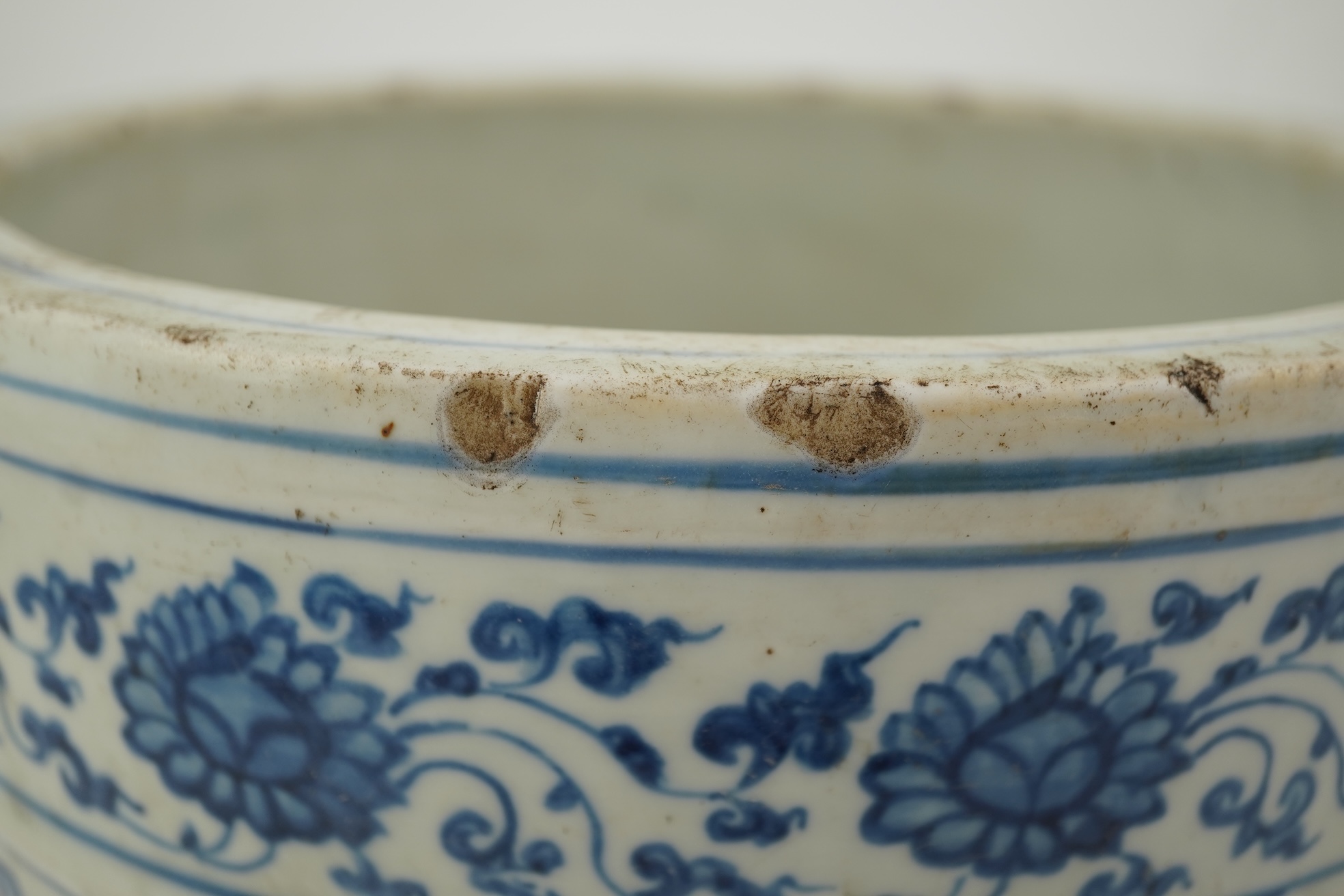 A large Chinese blue and white tripod censer, Ming Dynasty, 16th century